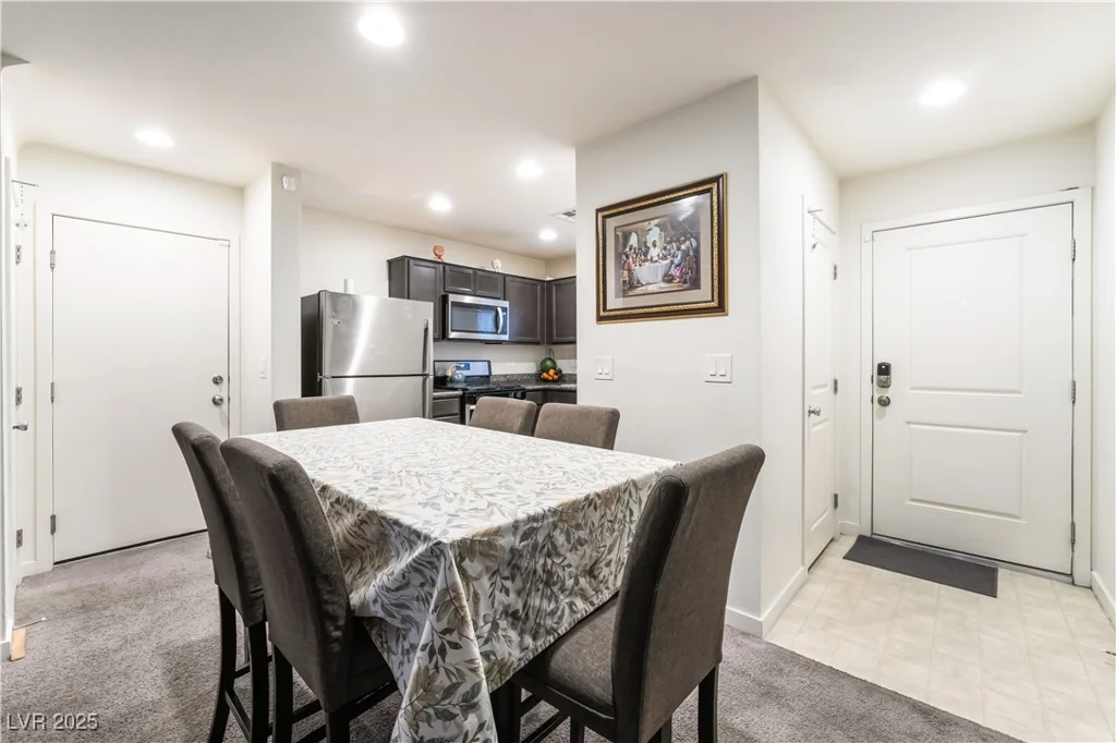1883 Via Del Prado, Las Vegas, NV 89115