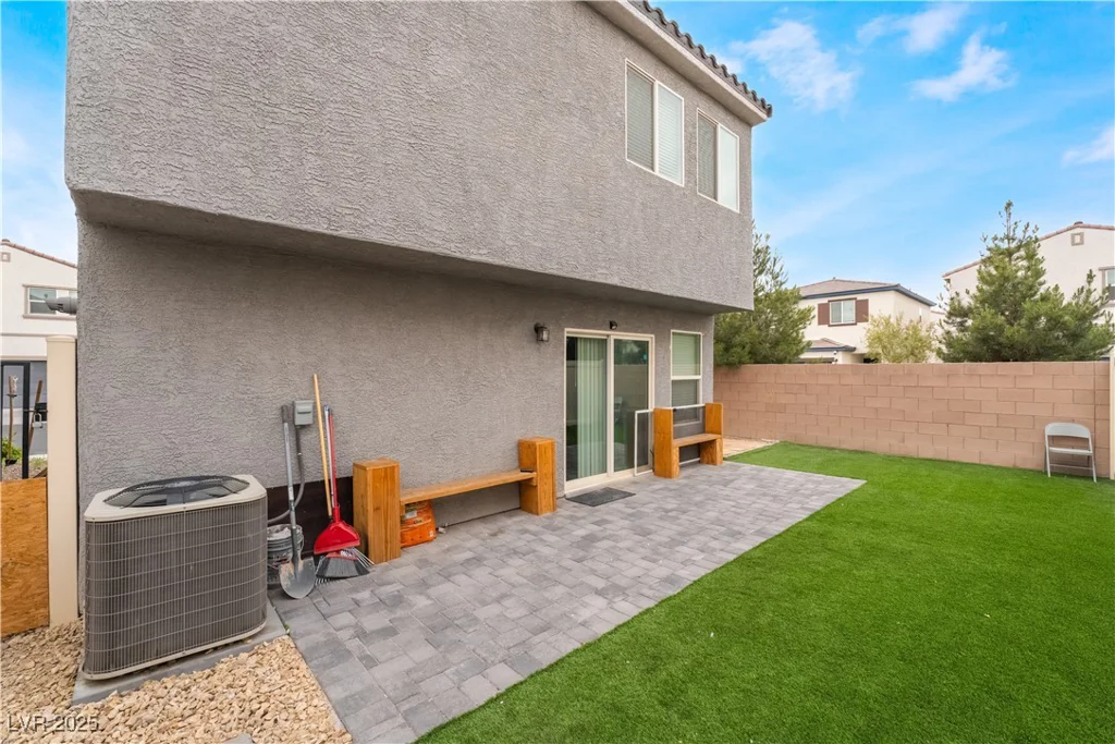 1883 Via Del Prado, Las Vegas, NV 89115