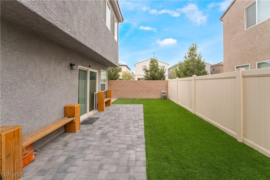 1883 Via Del Prado, Las Vegas, NV 89115