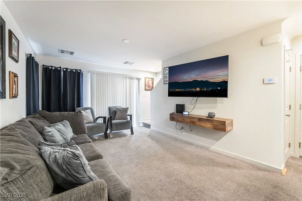 1883 Via Del Prado, Las Vegas, NV 89115