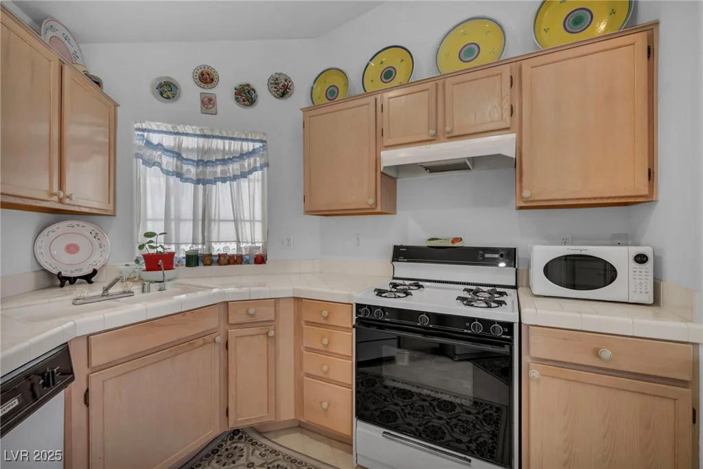 520 Stonehurst, North Las Vegas, NV 89031