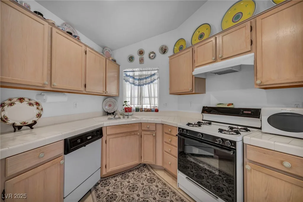 520 Stonehurst, North Las Vegas, NV 89031