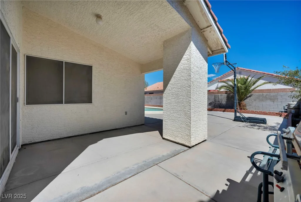 520 Stonehurst, North Las Vegas, NV 89031