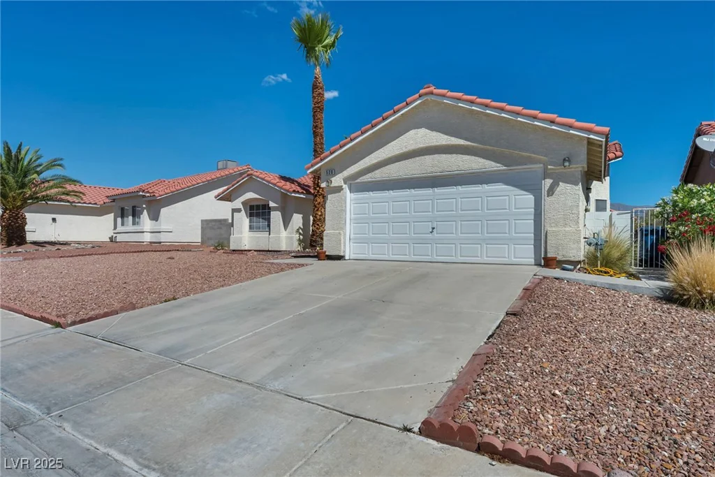 520 Stonehurst, North Las Vegas, NV 89031