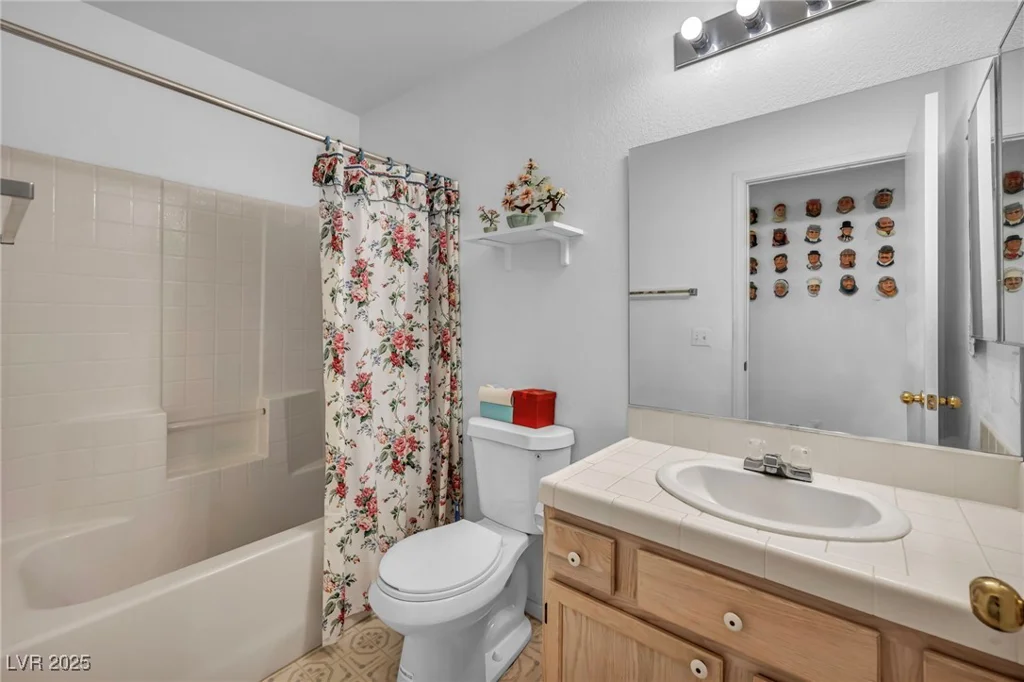 520 Stonehurst, North Las Vegas, NV 89031