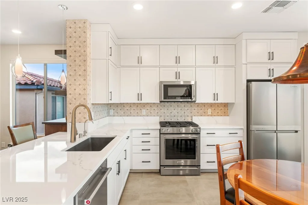 46 Lake Bluff, Henderson, NV 89011
