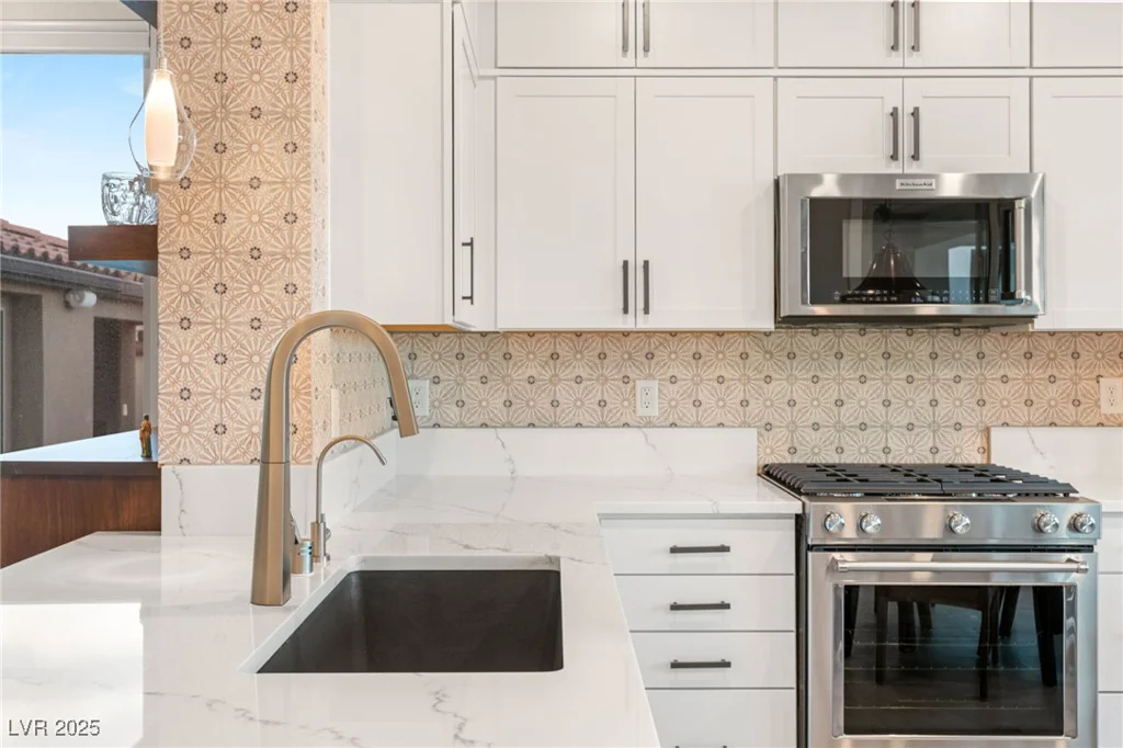 46 Lake Bluff, Henderson, NV 89011