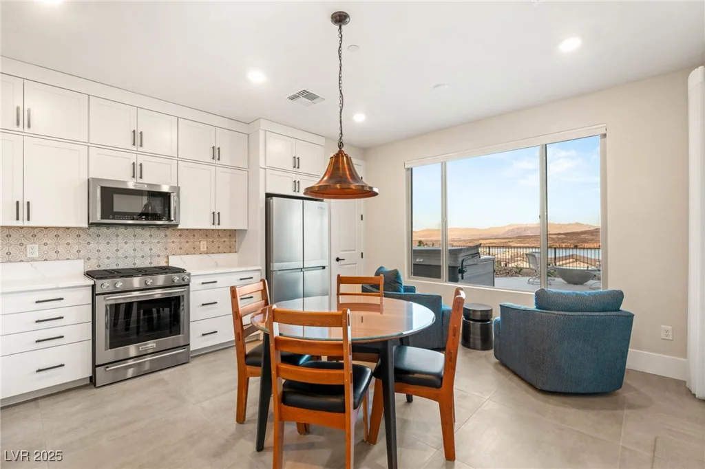 46 Lake Bluff, Henderson, NV 89011