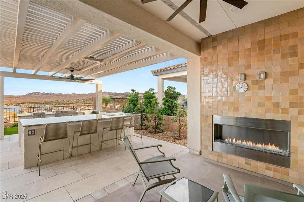46 Lake Bluff, Henderson, NV 89011