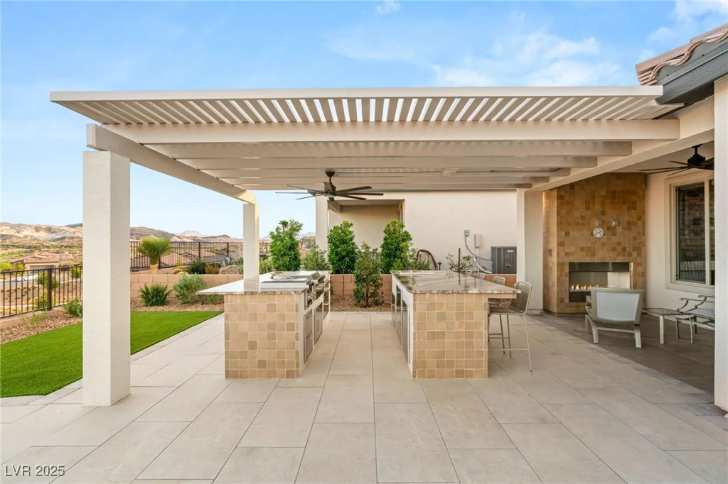 46 Lake Bluff, Henderson, NV 89011