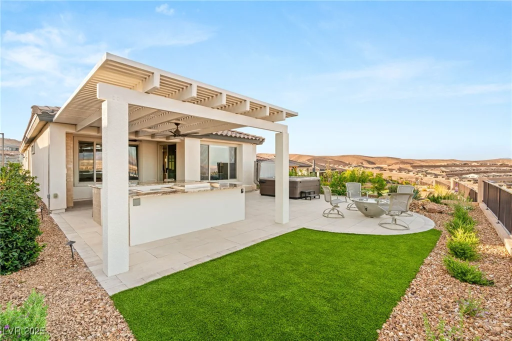 46 Lake Bluff, Henderson, NV 89011