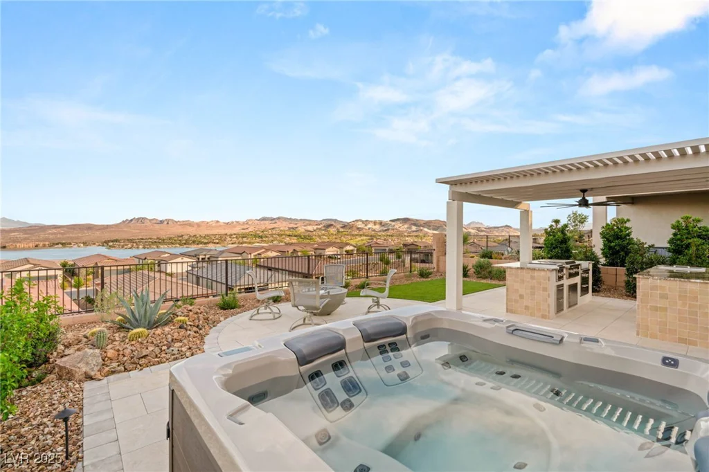 46 Lake Bluff, Henderson, NV 89011