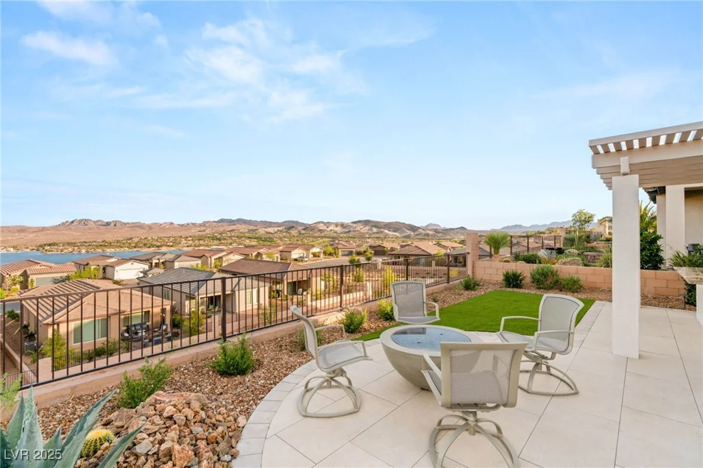 46 Lake Bluff, Henderson, NV 89011