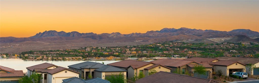 46 Lake Bluff, Henderson, NV 89011