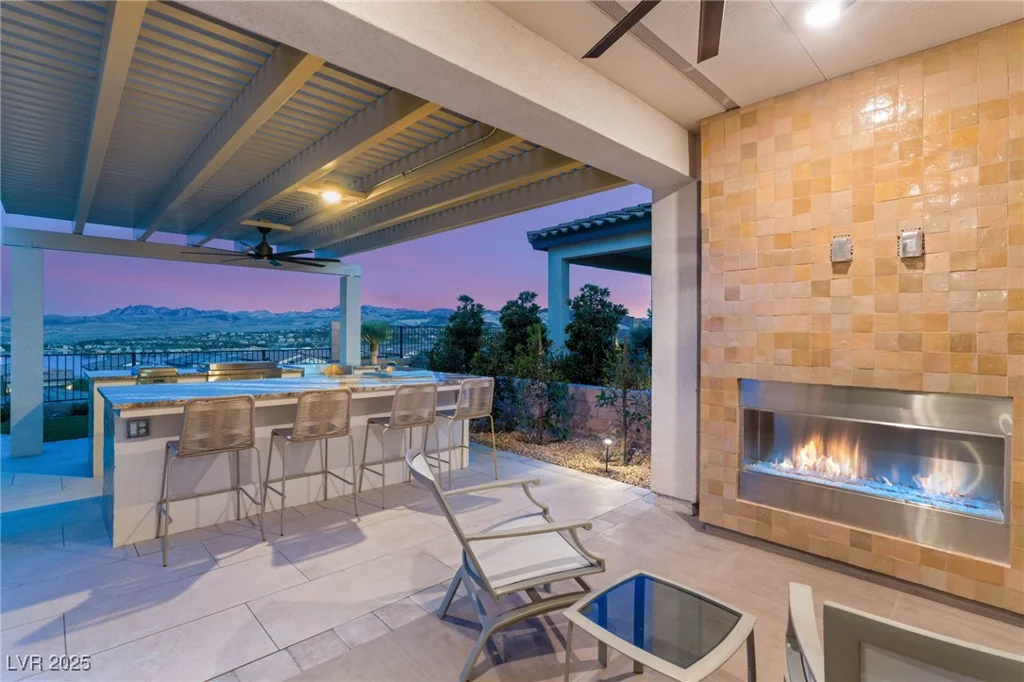 46 Lake Bluff, Henderson, NV 89011