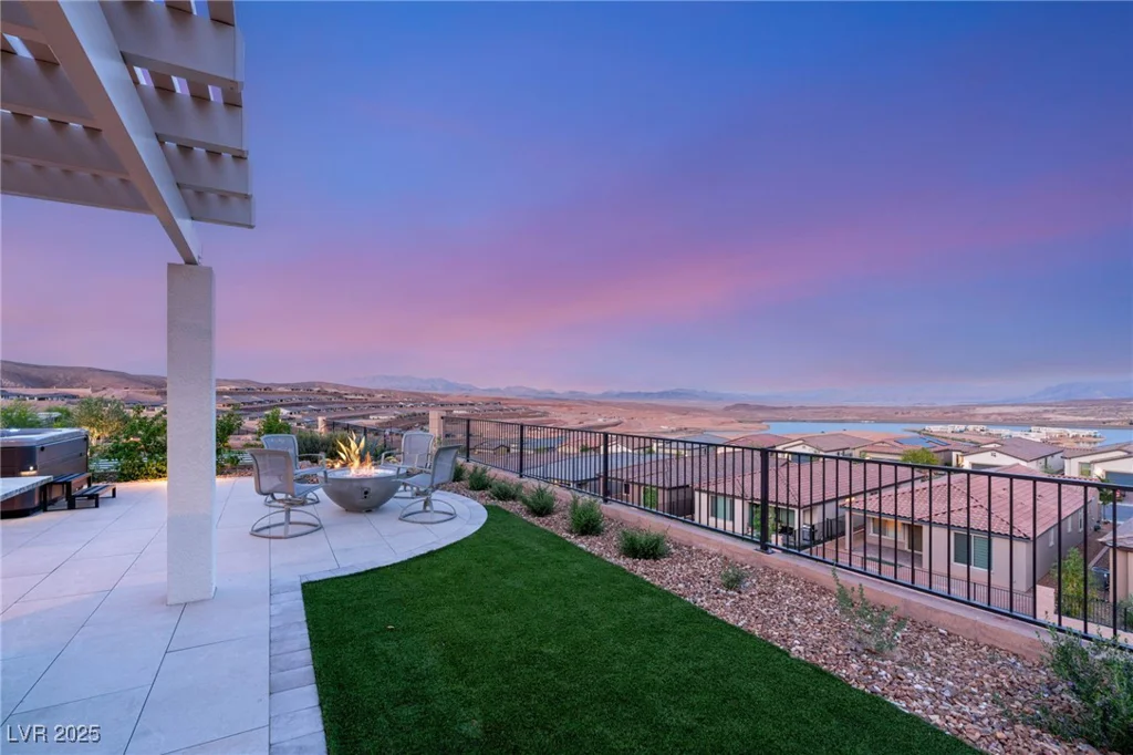 46 Lake Bluff, Henderson, NV 89011