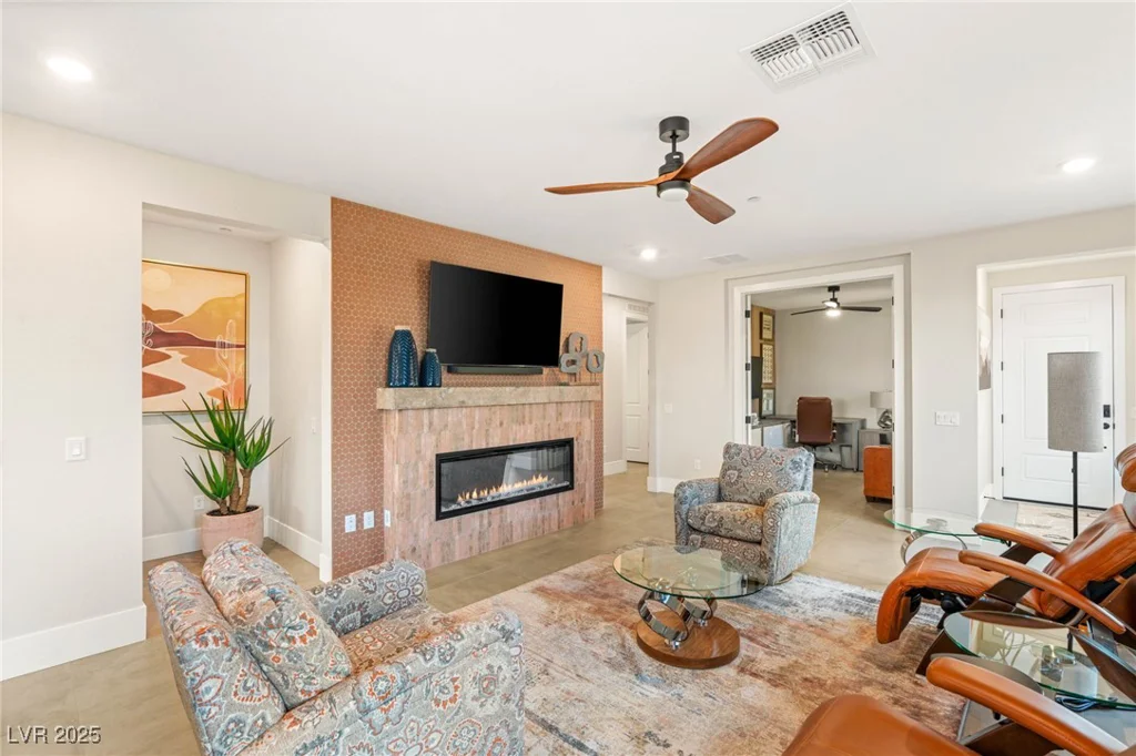 46 Lake Bluff, Henderson, NV 89011