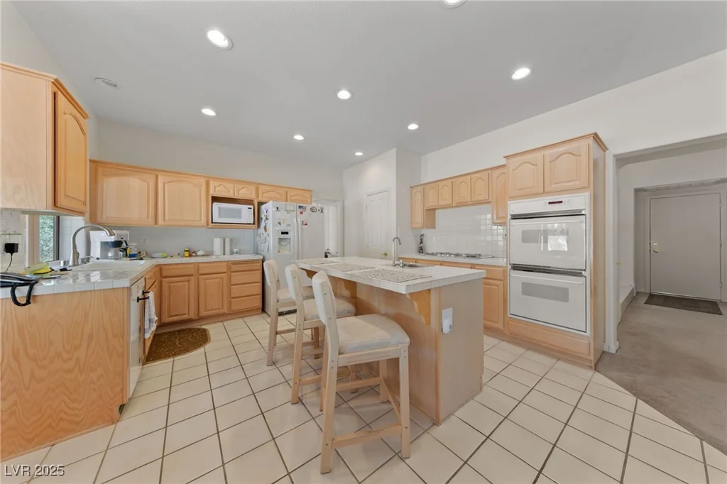 8128 Bay Pines, Las Vegas, NV 89128