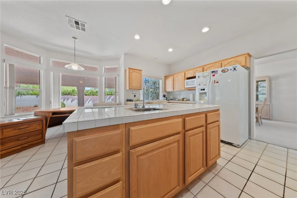 8128 Bay Pines, Las Vegas, NV 89128