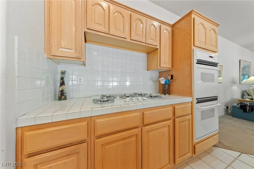 8128 Bay Pines, Las Vegas, NV 89128