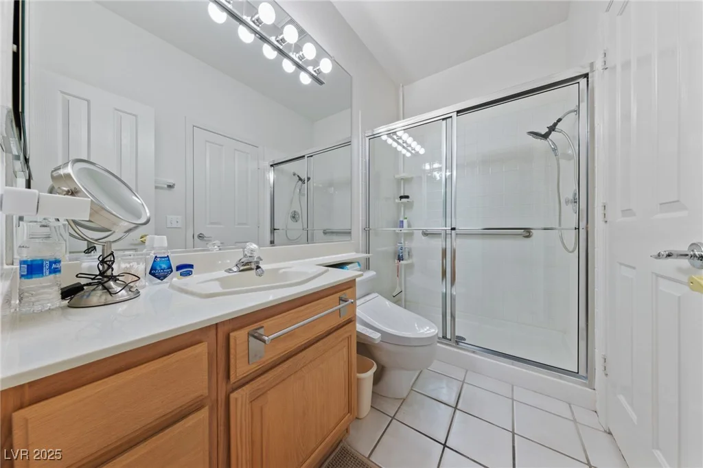8128 Bay Pines, Las Vegas, NV 89128
