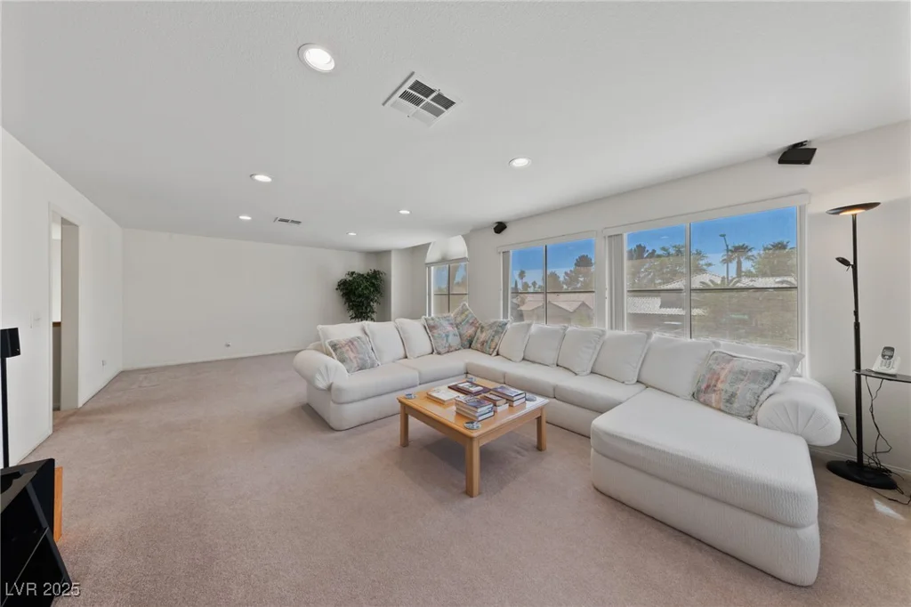 8128 Bay Pines, Las Vegas, NV 89128