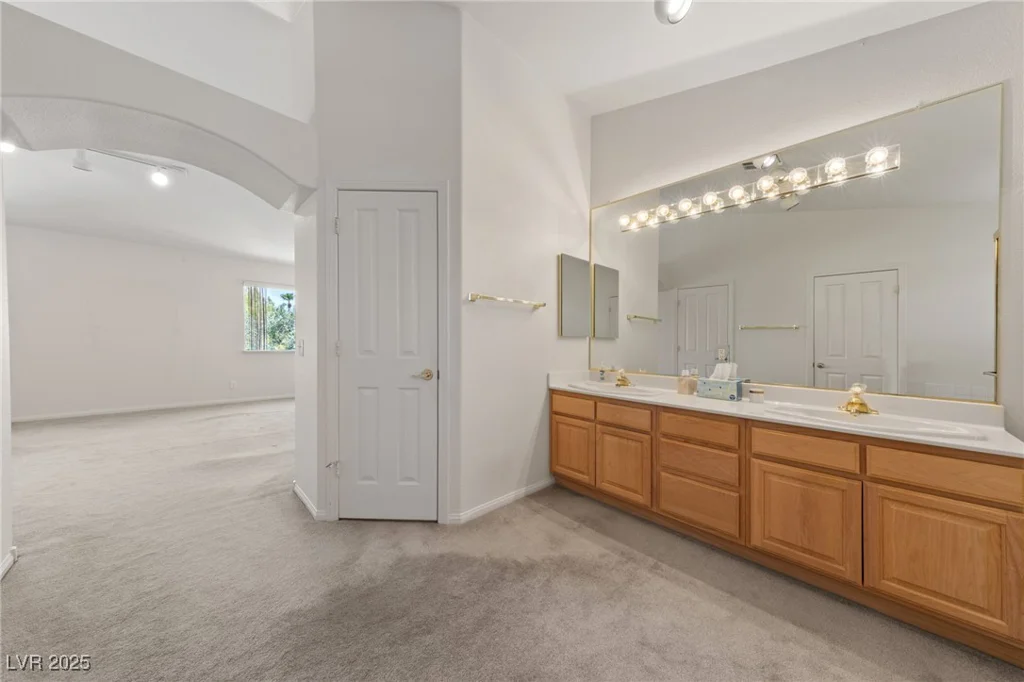 8128 Bay Pines, Las Vegas, NV 89128