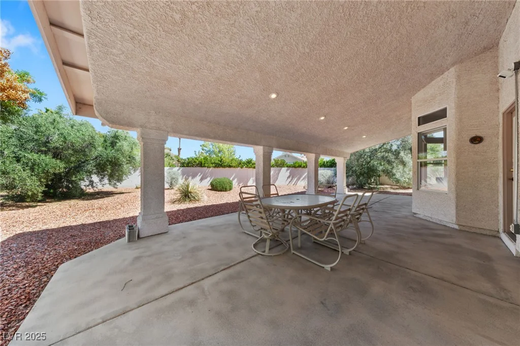 8128 Bay Pines, Las Vegas, NV 89128