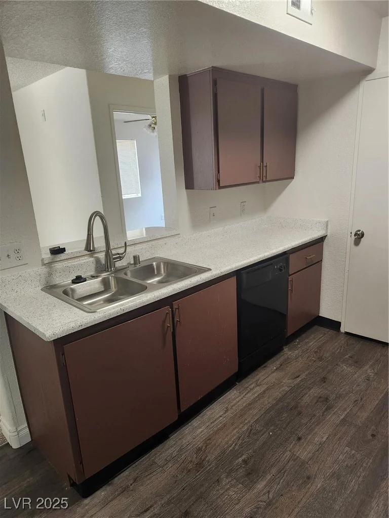 5220 Mission Carmel, Las Vegas, NV 89107