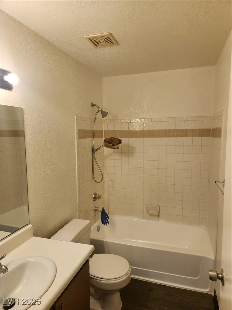 5220 Mission Carmel, Las Vegas, NV 89107