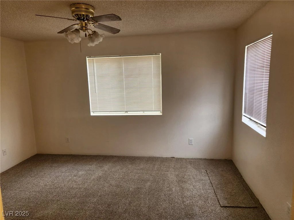 5220 Mission Carmel, Las Vegas, NV 89107