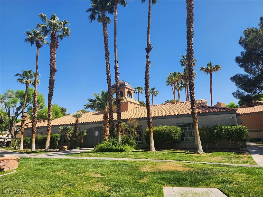 5220 Mission Carmel, Las Vegas, NV 89107