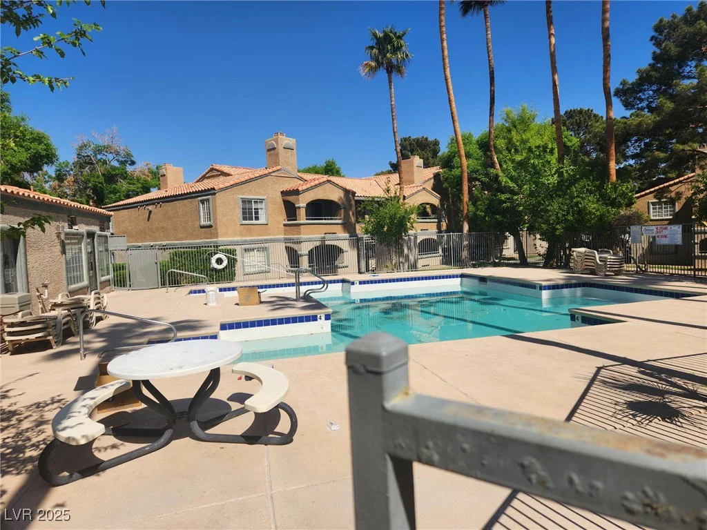 5220 Mission Carmel, Las Vegas, NV 89107