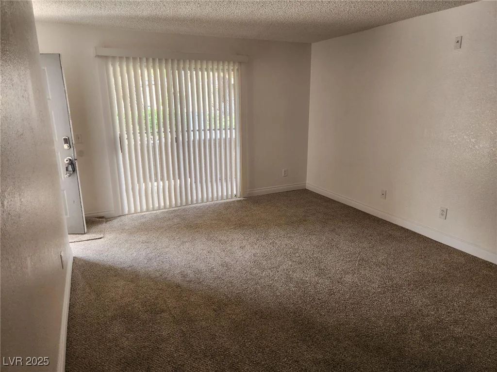 5220 Mission Carmel, Las Vegas, NV 89107