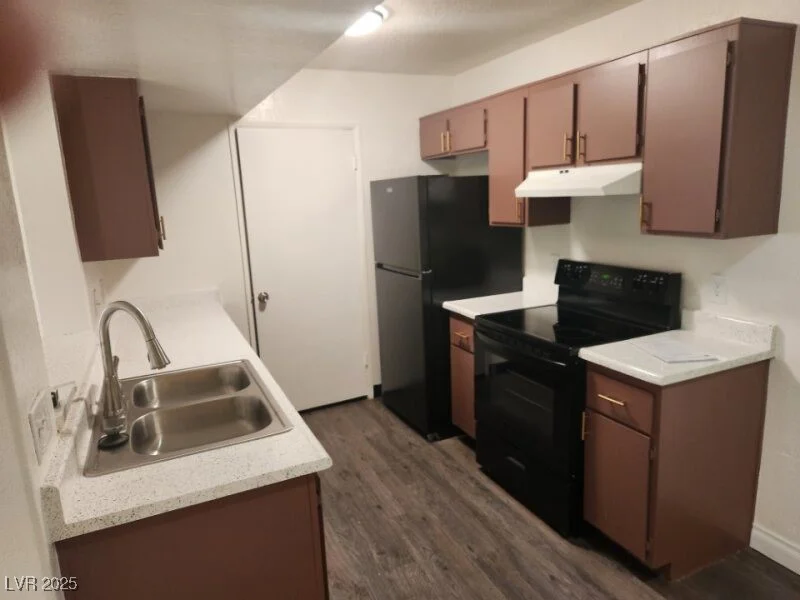 5220 Mission Carmel, Las Vegas, NV 89107