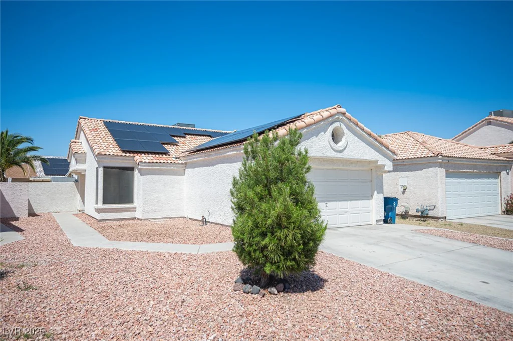 7103 Shadow Crest, Las Vegas, NV 89119