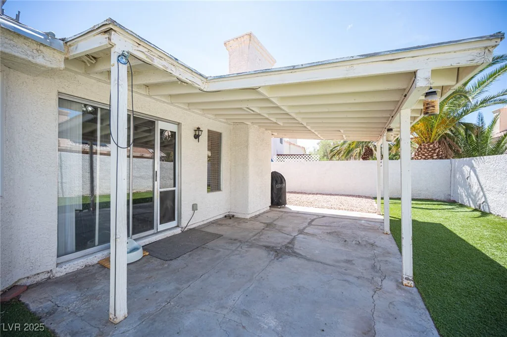 7103 Shadow Crest, Las Vegas, NV 89119