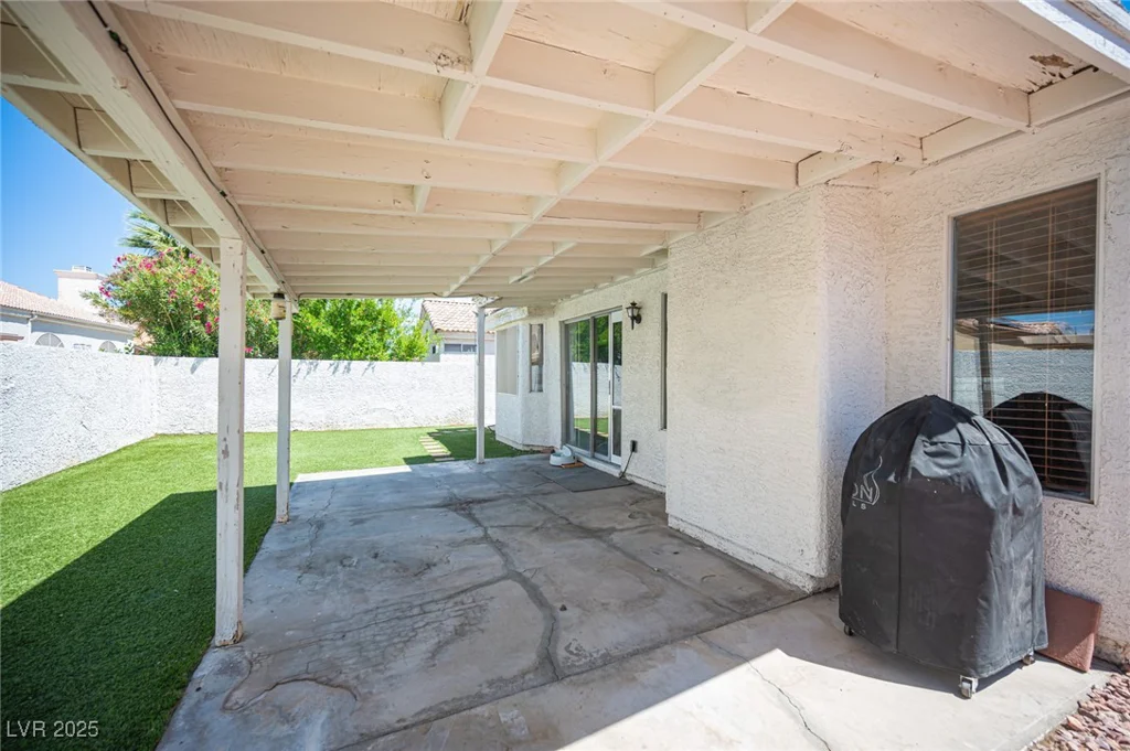 7103 Shadow Crest, Las Vegas, NV 89119