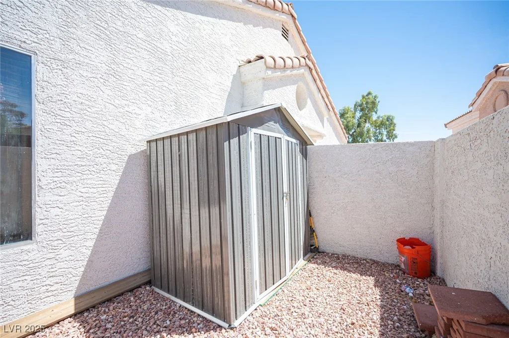 7103 Shadow Crest, Las Vegas, NV 89119