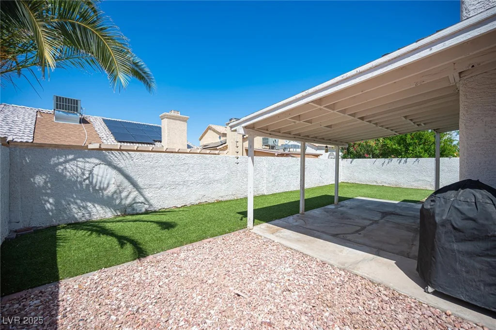 7103 Shadow Crest, Las Vegas, NV 89119