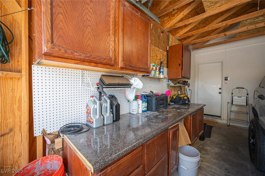 7103 Shadow Crest, Las Vegas, NV 89119