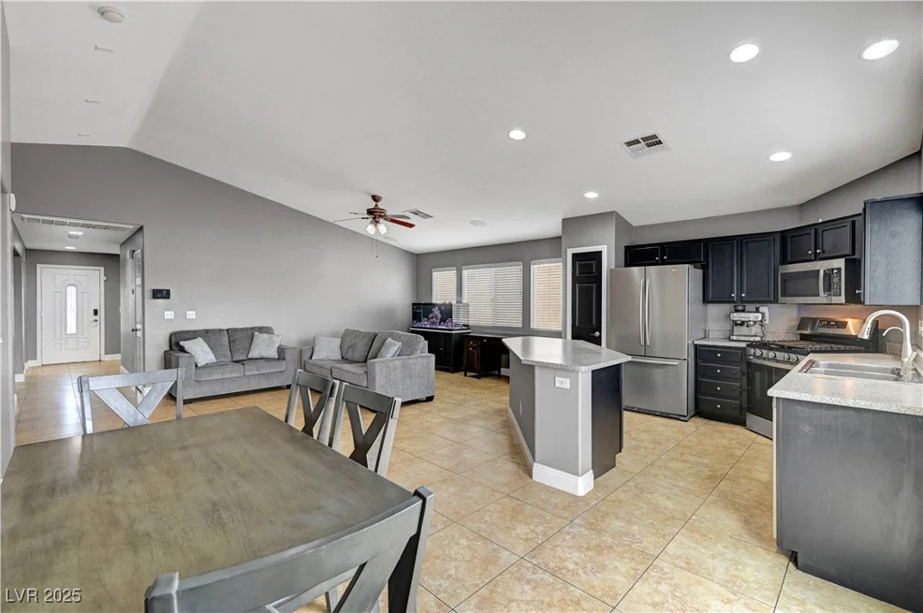 6390 Flathead, Las Vegas, NV 89122