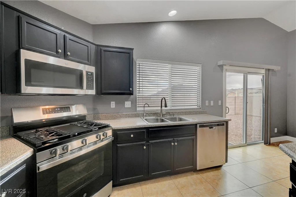 6390 Flathead, Las Vegas, NV 89122