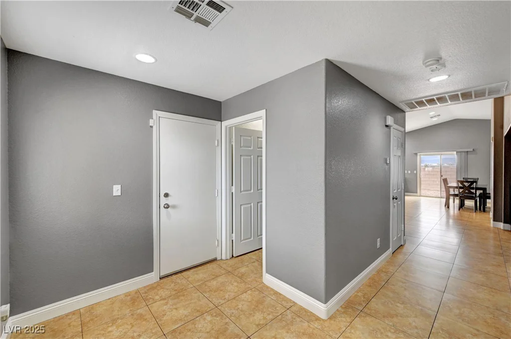 6390 Flathead, Las Vegas, NV 89122