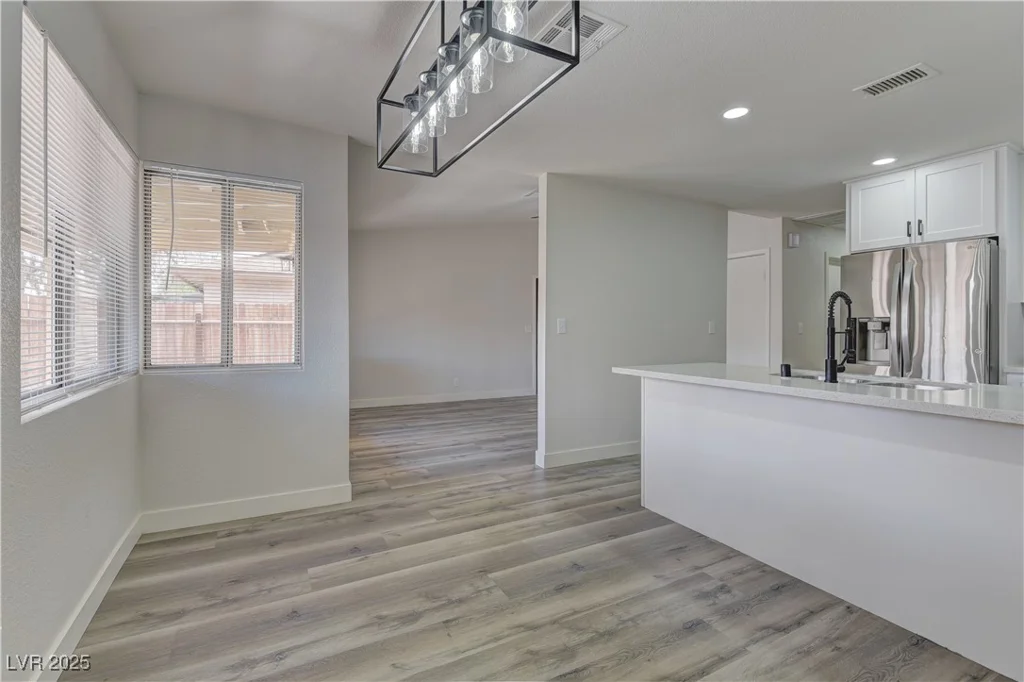 5653 White Cap, Las Vegas, NV 89110