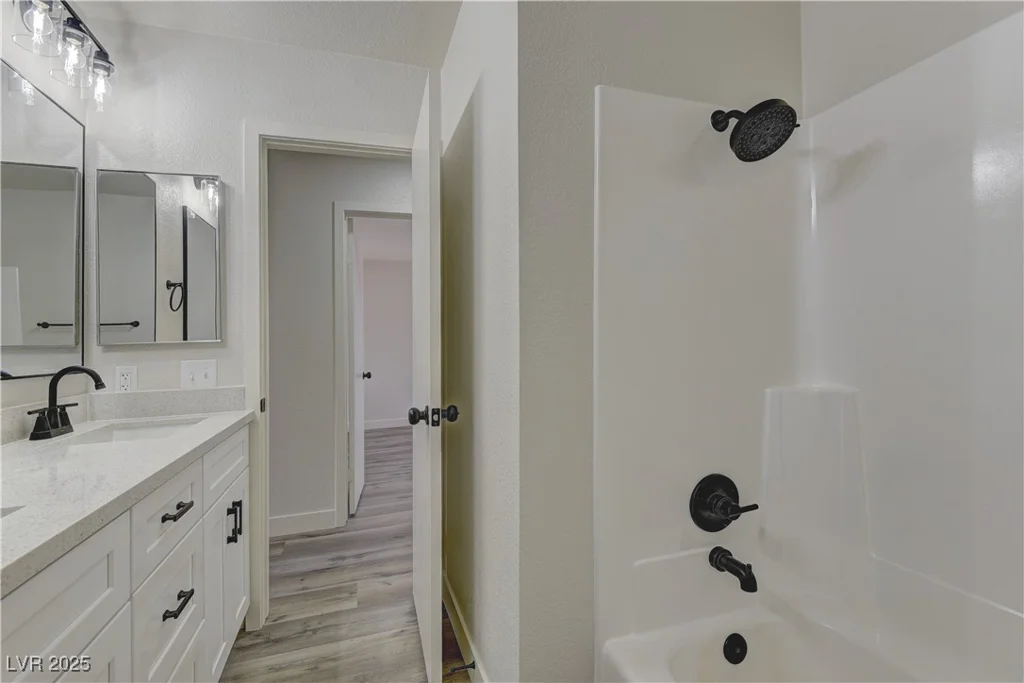 5653 White Cap, Las Vegas, NV 89110