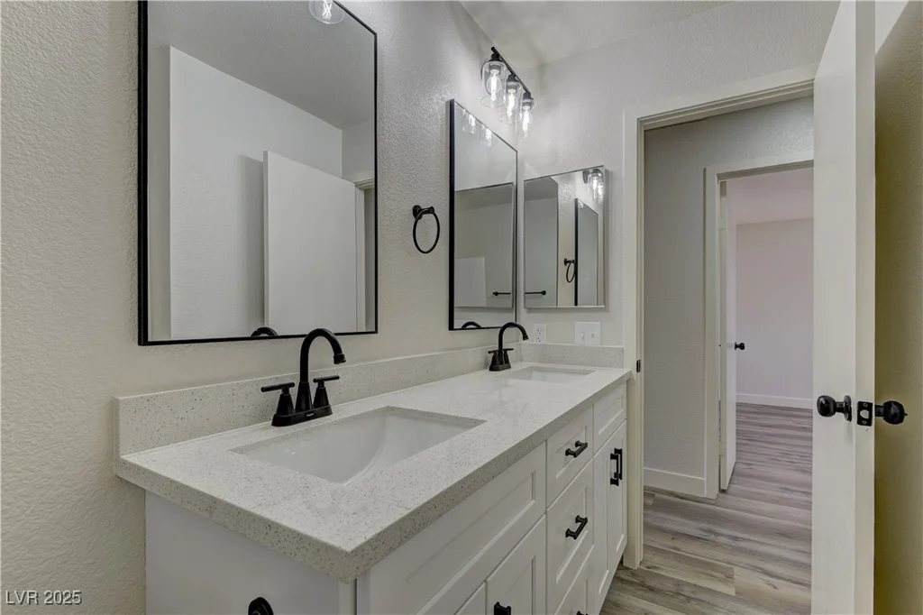 5653 White Cap, Las Vegas, NV 89110