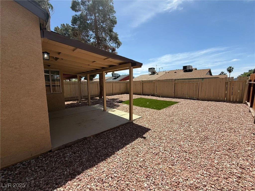 5653 White Cap, Las Vegas, NV 89110