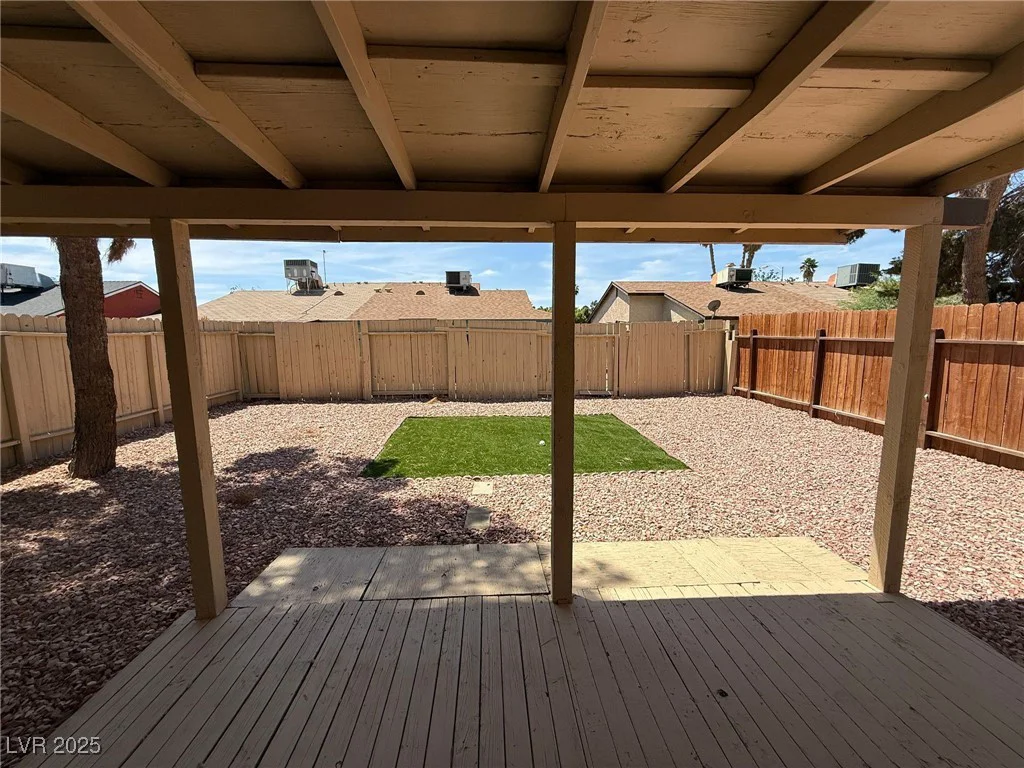 5653 White Cap, Las Vegas, NV 89110
