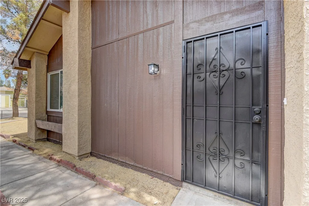 5653 White Cap, Las Vegas, NV 89110